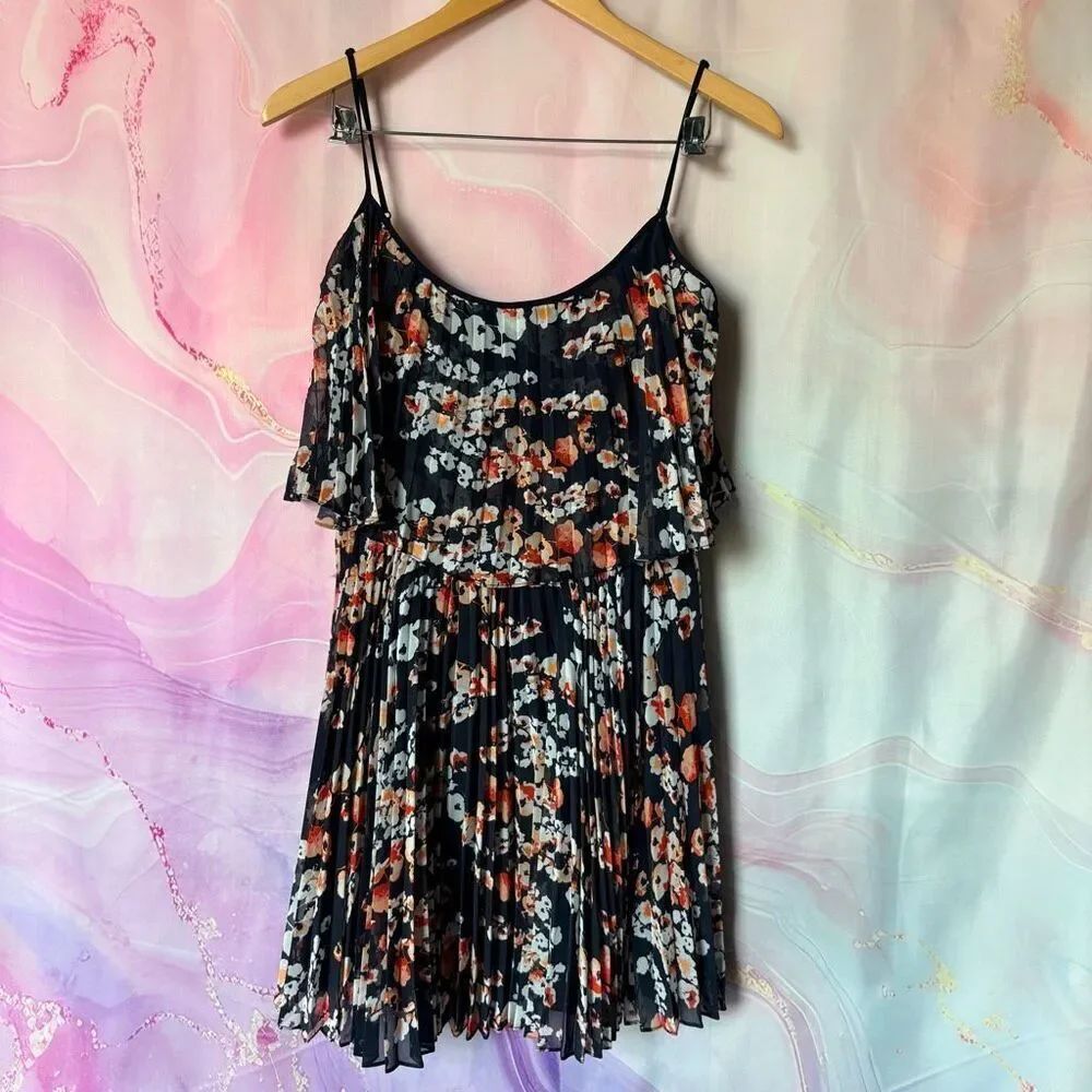 Bebe S Black Sheer Pleated Floral Dress Preppy Romantic Luxury Evening Feminine